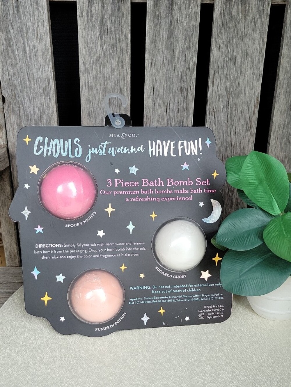 Mia & Co. Ghouls 3-Piece Bath Bomb Set - Pink, White, Peach - Picture 3 of 4
